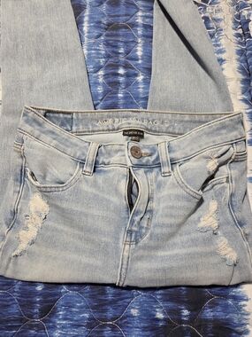 American Eagle Outfitters Light Blue Skinny Jeans with Distressed Detail